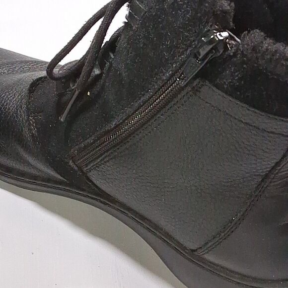CLARKS COLLECTION Soft Cushion  Ankle Boots Sz 7.5M Black Leather Faux Fur - Picture 4 of 9